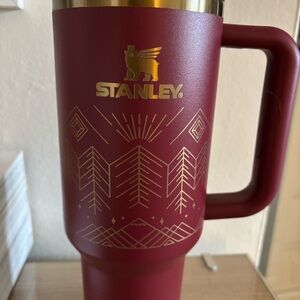 BNIB Cranberry Winterscape Quencher H2.0 FlowState Tumbler 40 OZ 1.18 L